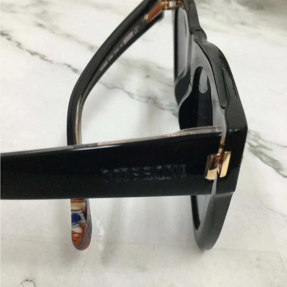 Burberry Black Cat-Eye Sunglasses with Brown Case